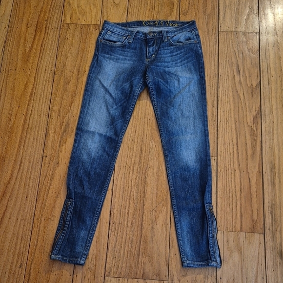 Chip + Pepper Women's Jeans Sz 26 w Zipper Design at Ankle - Picture 1 of 11